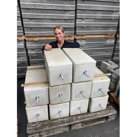 Betonpoer 25x25 en 60 cm hoog grijs M16