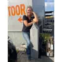 Betonpaal Canal houses III tuitgevel