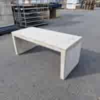 Betonnen tafel 120x80 cm en 75cm hoog