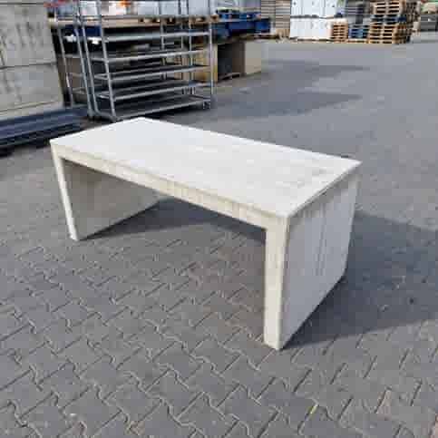 Betonnen tafel 120x80 cm en 75cm hoog