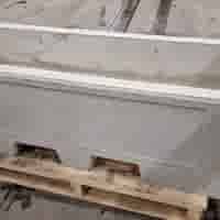 Afzetblok/bloembak grijs beton met lepelgaten 156x50x50 cm  B-keus
