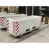 Afzetblok/bloembak grijs beton met lepelgaten 156x50x50 cm met reflectorband