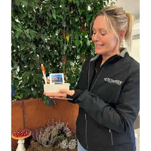 Visitekaartjeshouder van beton