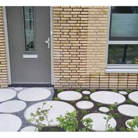 Ronde grijze staptegel 27 cm – Rustique Beton met een natuurlijk geleefd karakter