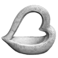 Hartvormig vogelbad van beton 41 cm hoog