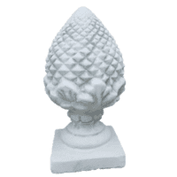 Sierlijke betonnen dennenappel finial – 56 cm hoog