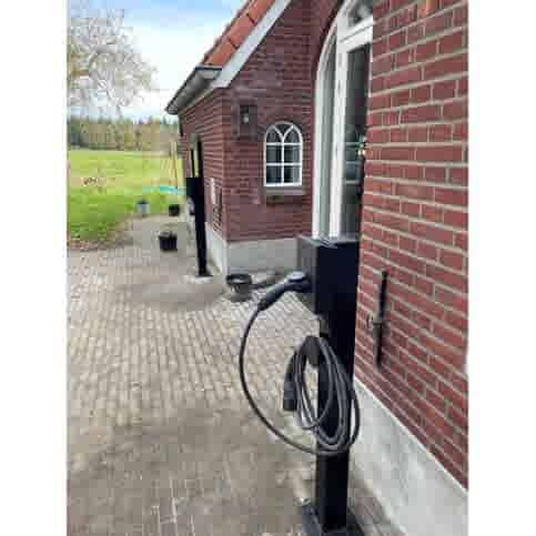 Betonpoer 15x15 en 30 cm hoog grijs voor laadpaal