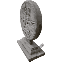Betonnen kwartje beeld op voet H36 cm