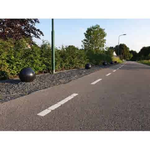 Betonnen bol zwart gecoat 50 cm