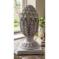 Elegante Betonnen Ananas Finial met Bladuitstraling 48 cm Elegante Betonnen Ananas Finial met Bladuitstraling 48 cm