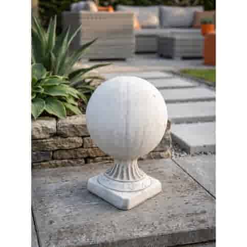 Betonnen bol op sokkel - Tuindecoratie - 33 cm