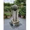 Betonnen fontein met textuurbol 83 cm