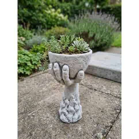 Betonnen bloempot in handvorm 37cm