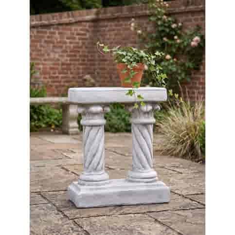 Sierlijke dubbele zuil sokkel van beton 43 cm