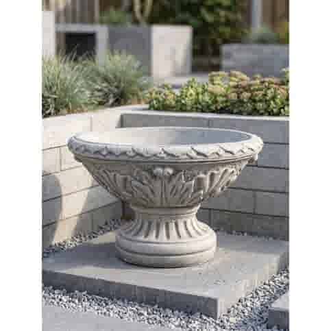 Kleine sierlijke betonnen plantenbak 40 cm
