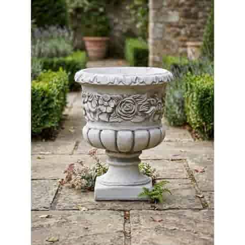 Betonnen bloempot met sierlijke bloemen 62 cm