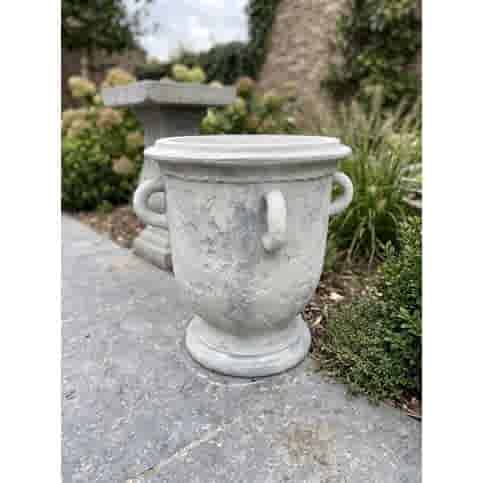 Antieke betonnen bloempot met handvatten 65 cm